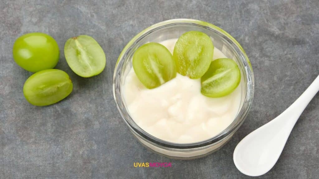 Uvas y microbiota intestinal: cómo la fruta “alimenta” tu flora