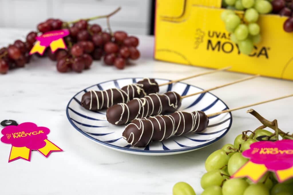 Polos de uvas y chocolate: la receta más refrescante para disfrutar de la fruta este verano